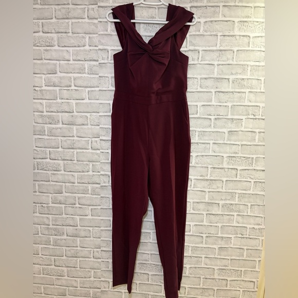 Adelyn Rae Elegant Burgundy Jumpsuit with pockets, size large - Picture 1 of 10